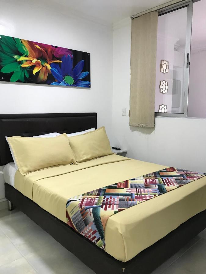 Apartamentos Amoblados Jg De La 70 Medellín Eksteriør bilde