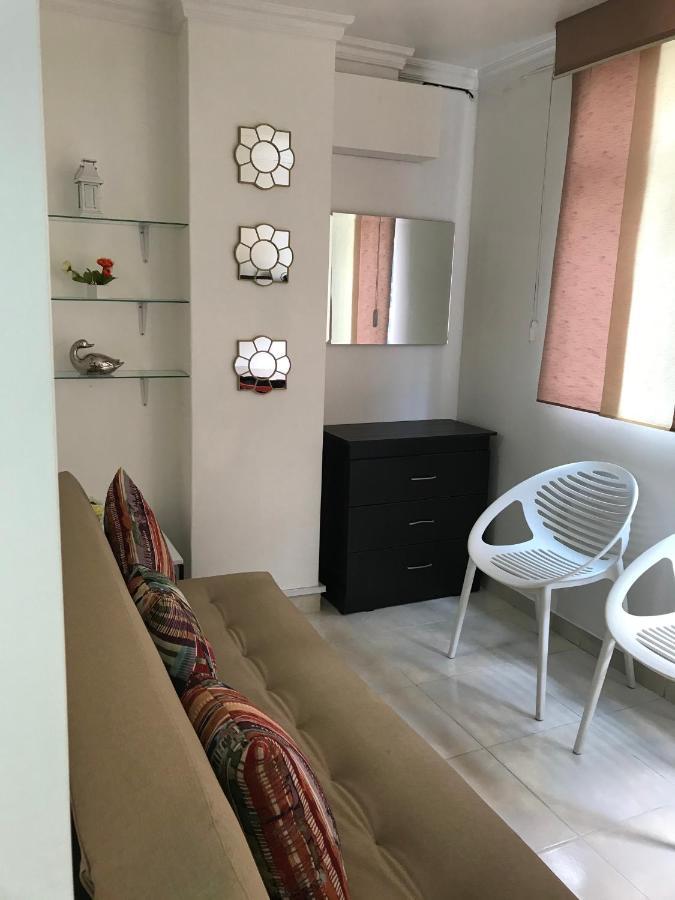 Apartamentos Amoblados Jg De La 70 Medellín Eksteriør bilde