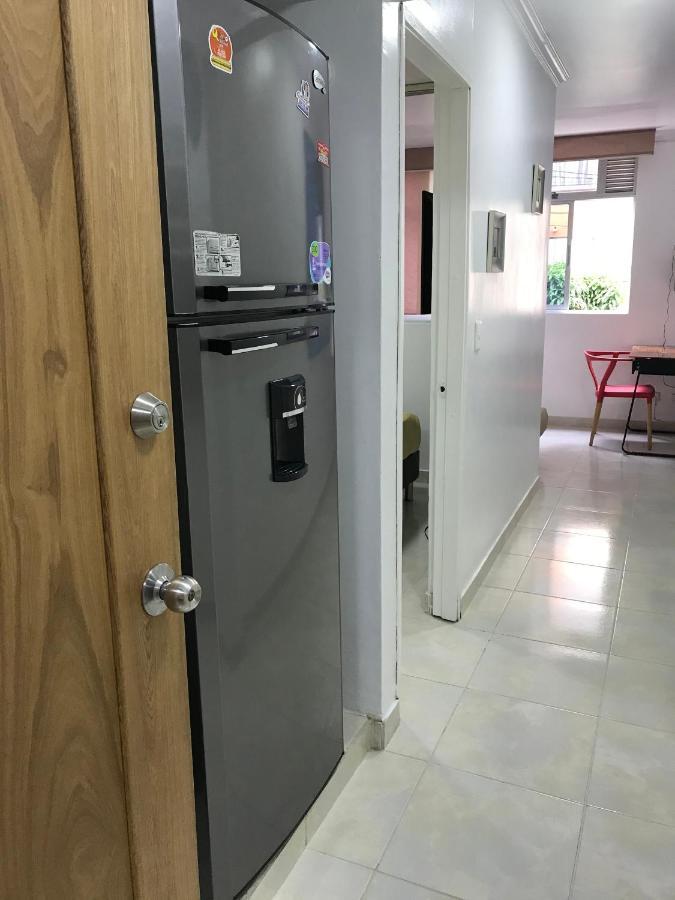 Apartamentos Amoblados Jg De La 70 Medellín Eksteriør bilde