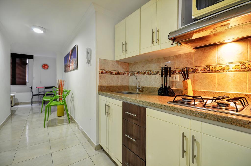 Apartamentos Amoblados Jg De La 70 Medellín Eksteriør bilde