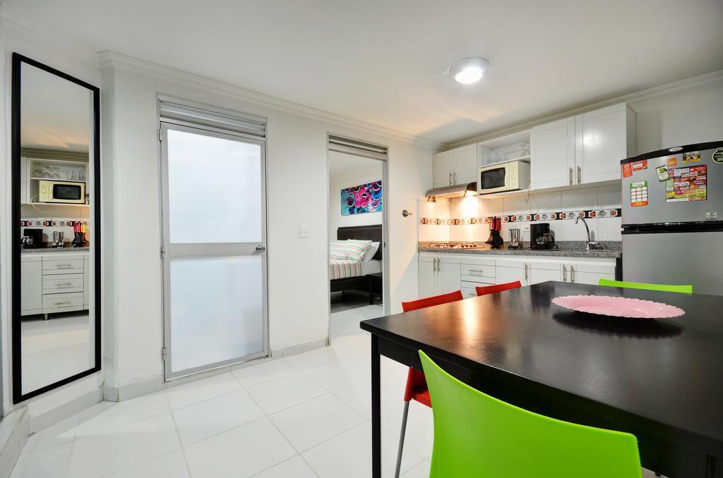 Apartamentos Amoblados Jg De La 70 Medellín Eksteriør bilde