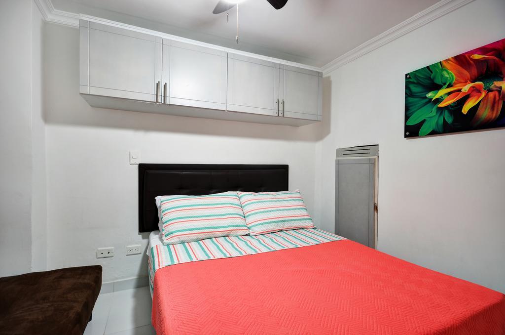 Apartamentos Amoblados Jg De La 70 Medellín Eksteriør bilde