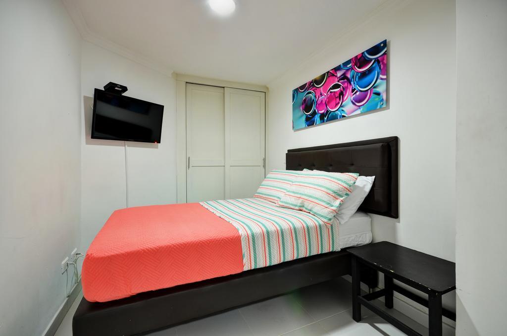 Apartamentos Amoblados Jg De La 70 Medellín Eksteriør bilde
