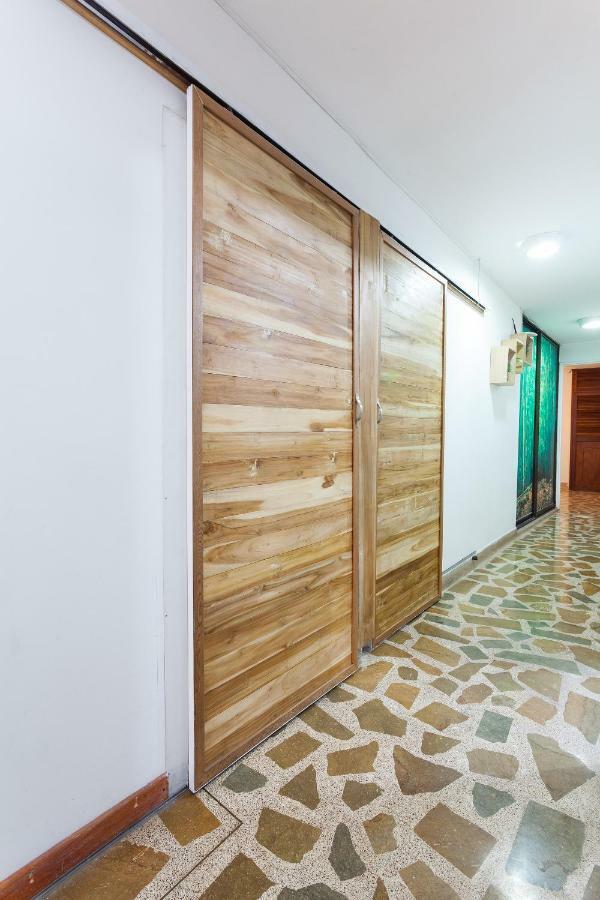 Apartamentos Amoblados Jg De La 70 Medellín Eksteriør bilde
