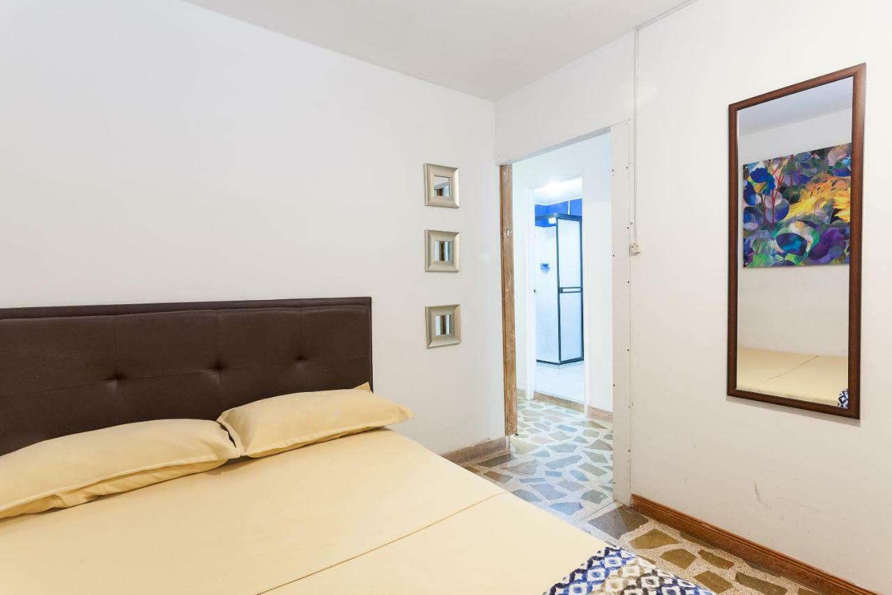 Apartamentos Amoblados Jg De La 70 Medellín Eksteriør bilde