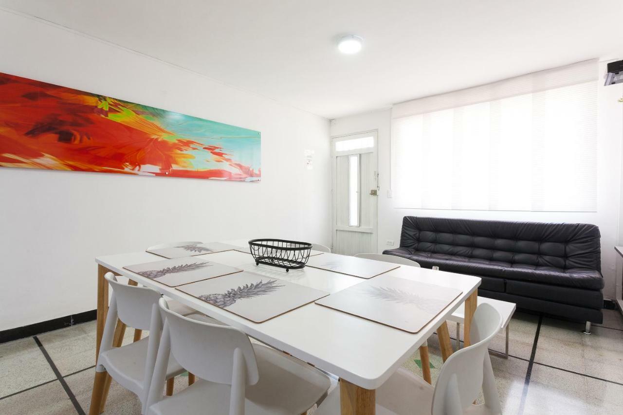 Apartamentos Amoblados Jg De La 70 Medellín Eksteriør bilde