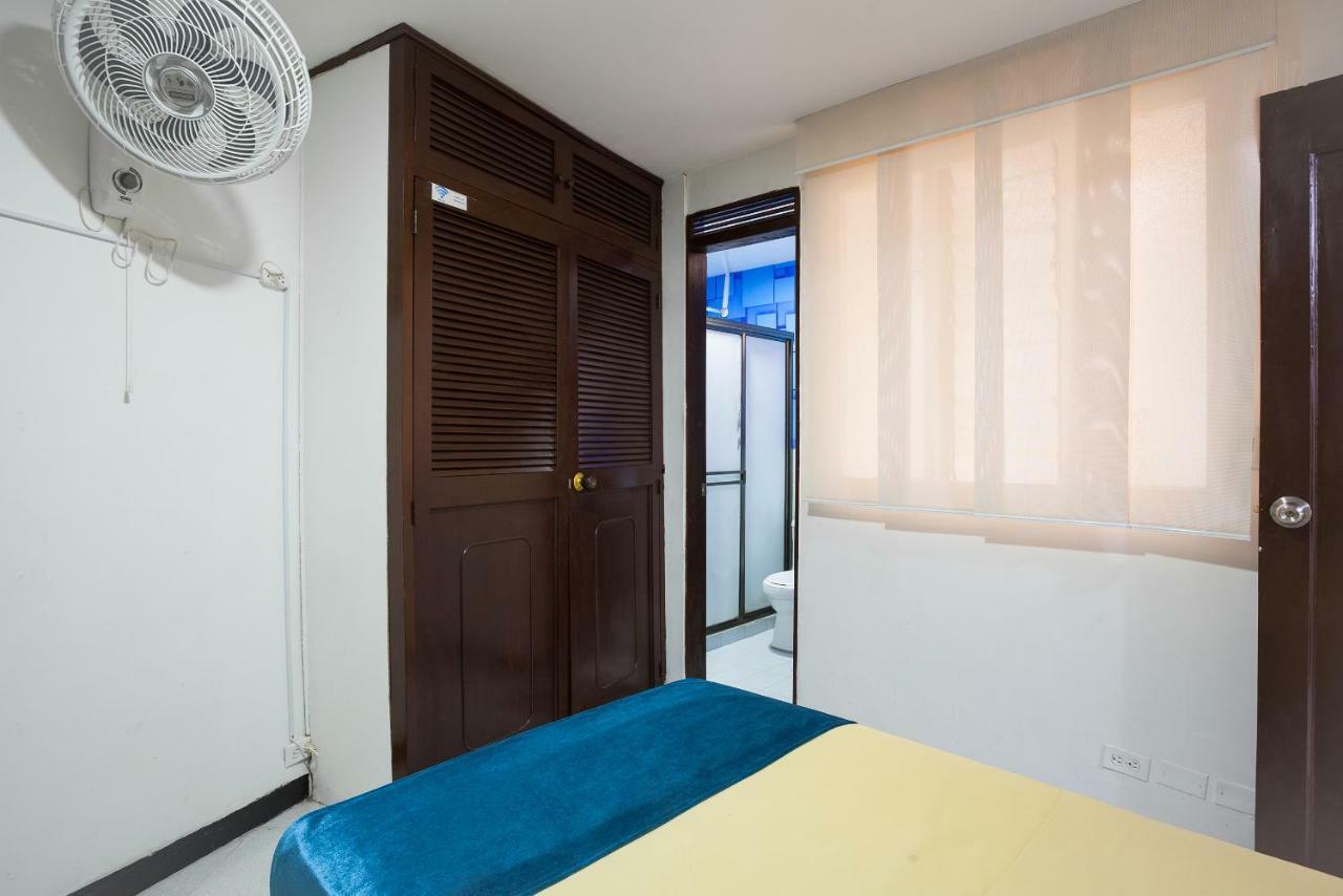 Apartamentos Amoblados Jg De La 70 Medellín Eksteriør bilde