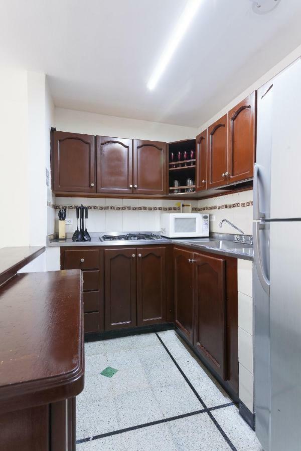Apartamentos Amoblados Jg De La 70 Medellín Eksteriør bilde