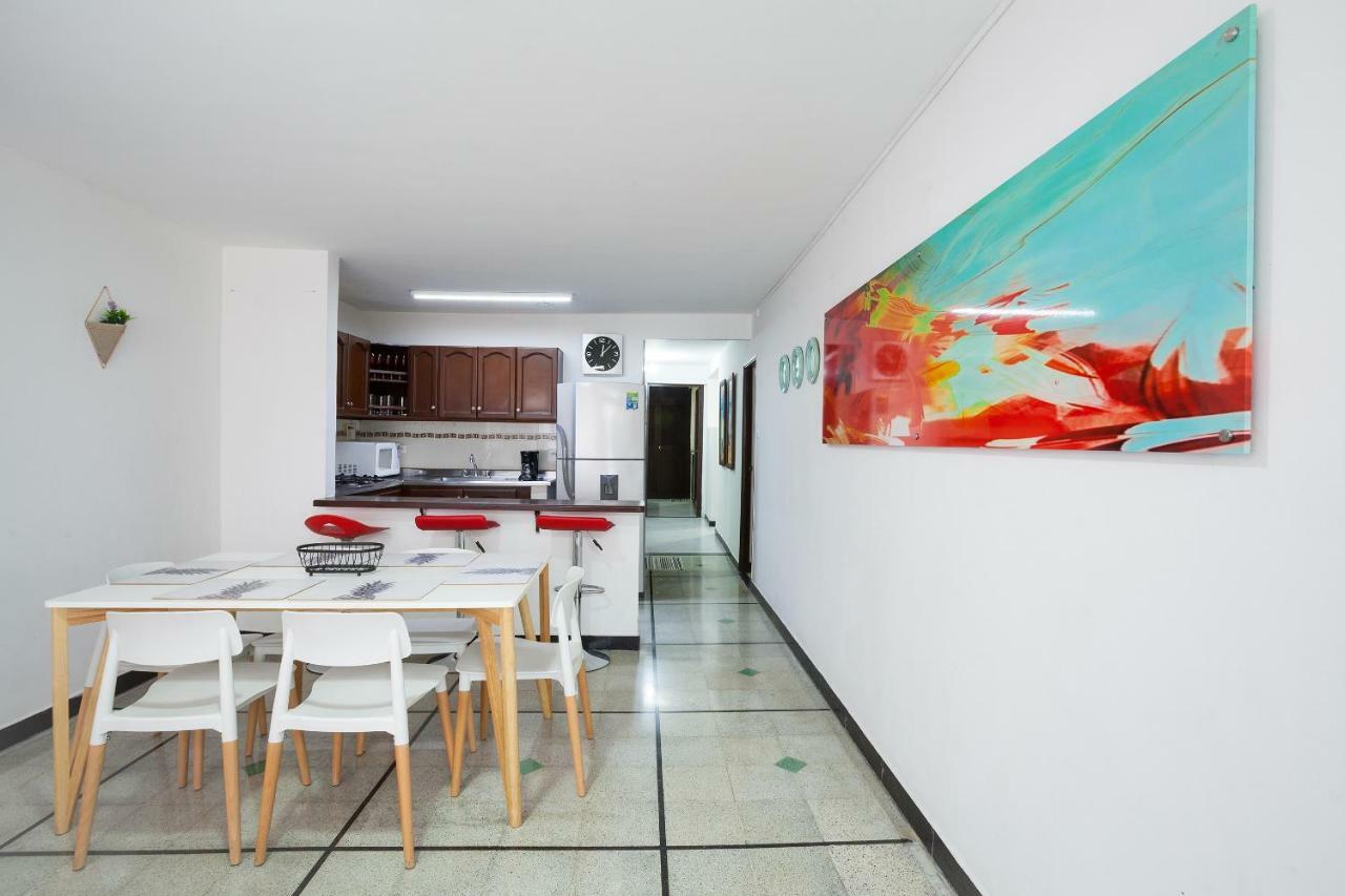 Apartamentos Amoblados Jg De La 70 Medellín Eksteriør bilde