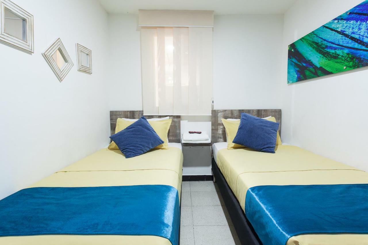 Apartamentos Amoblados Jg De La 70 Medellín Eksteriør bilde